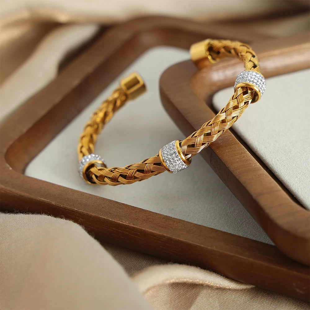 Virelia Weave – Gold-Plated Woven Cuff Bracelet