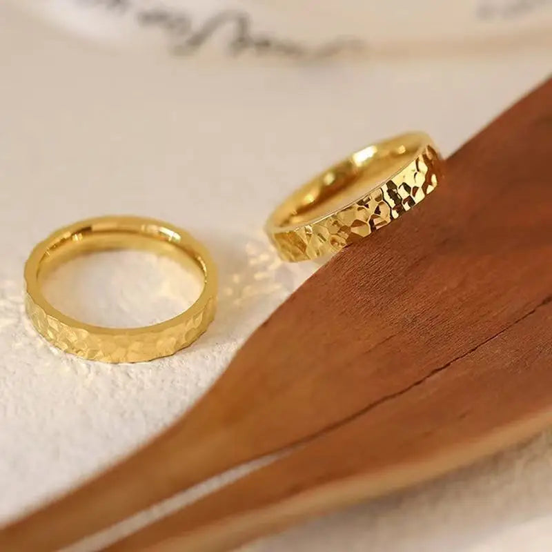 Isola Shine - Hammer Finish Gold Ring