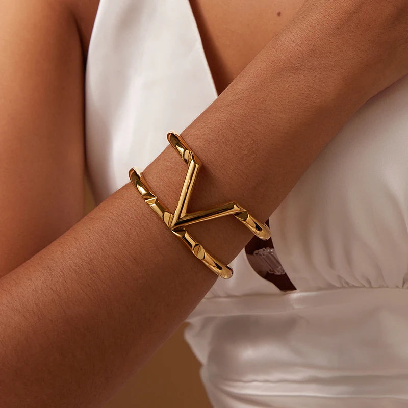 Lorelei Vogue - Women’s Minimalist “V” Bracelet