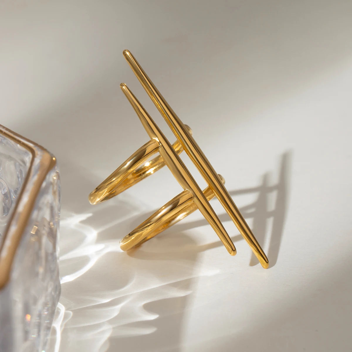 Isolde Parallel – Vintage Double Line Ring