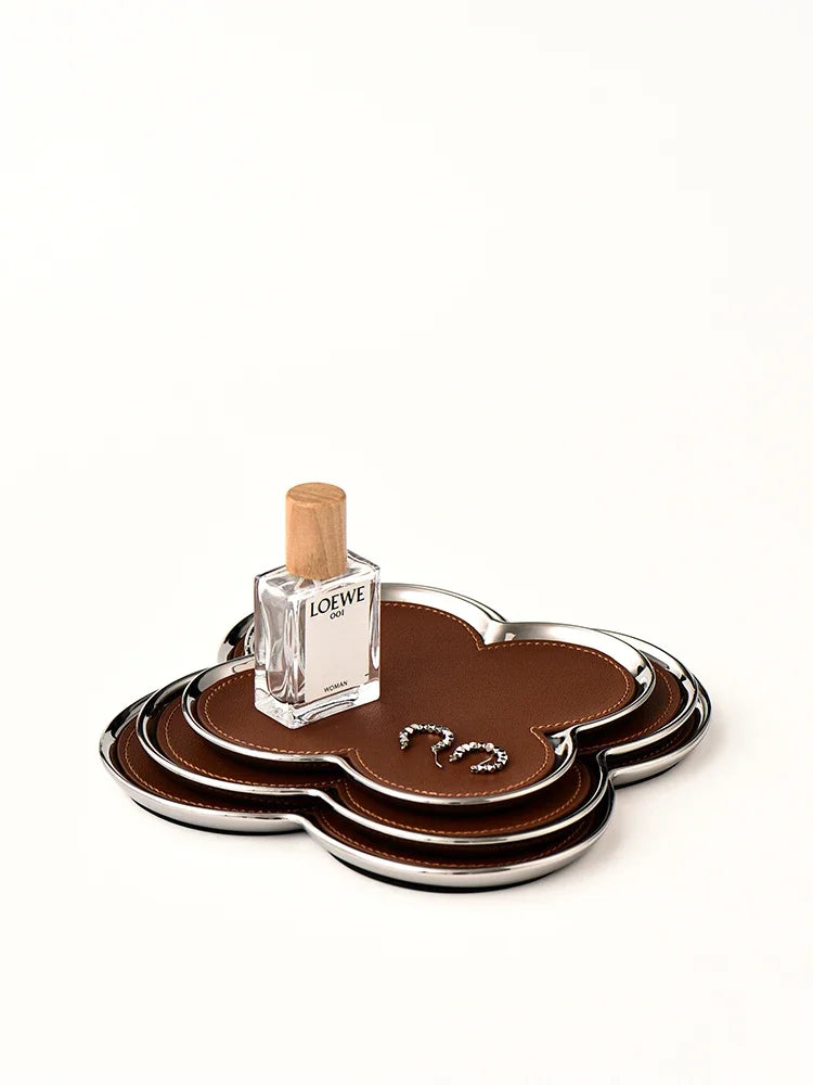 Bianca Aura – Refined Leather & Ceramic Jewelry Display Tray