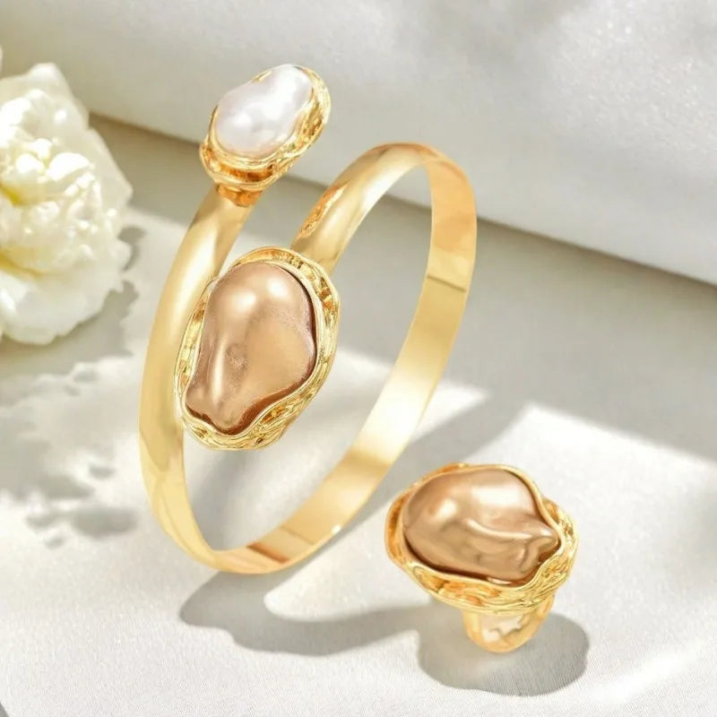 Luna Grace – Pearl Ring & Bracelet Set