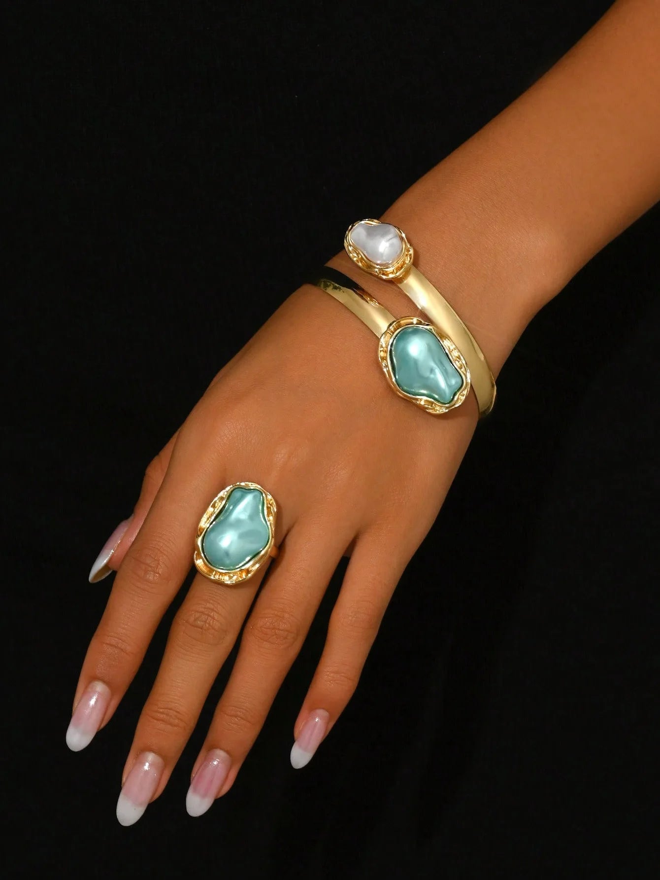 Luna Grace – Pearl Ring & Bracelet Set