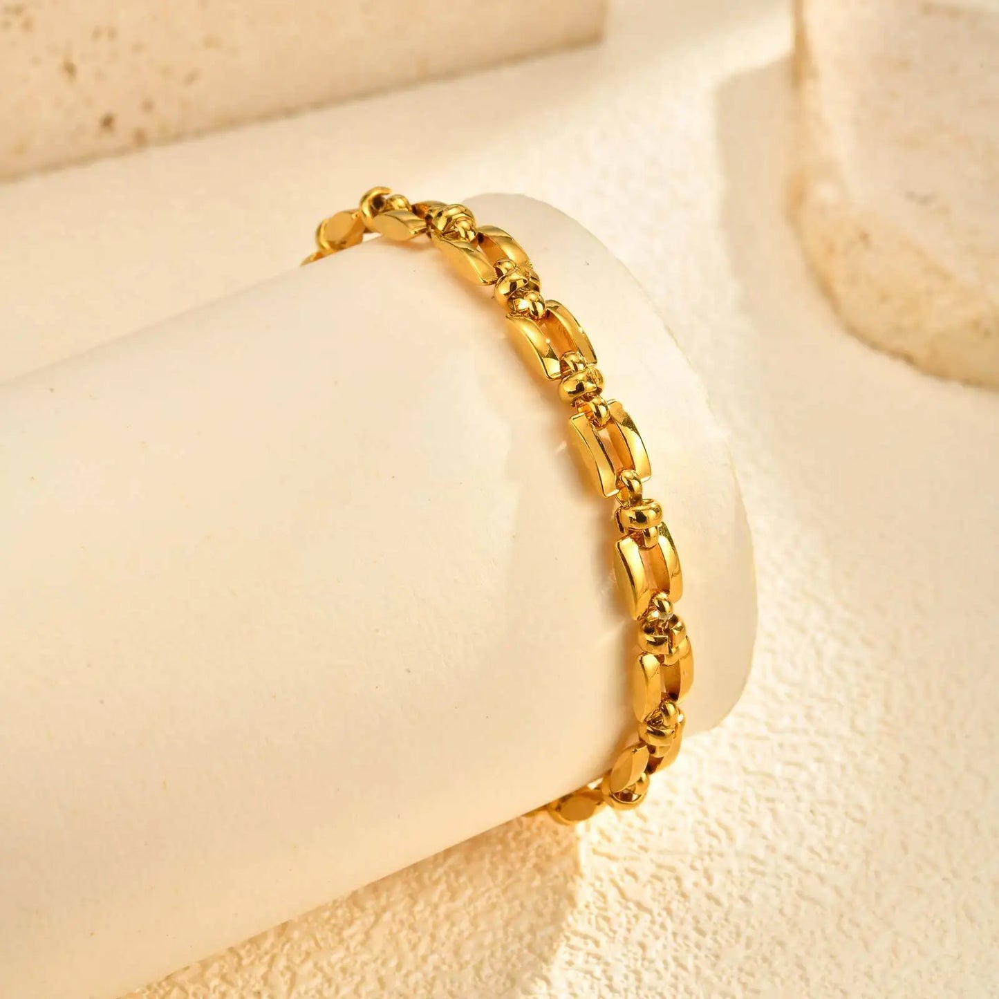 Gildora Link – 18K Gold Plated Geometric Chain Bracelet