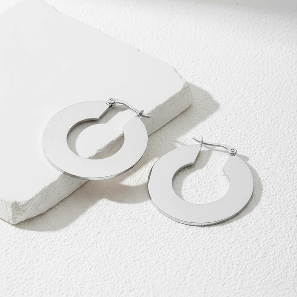 Cirvella – Geometric Round Minimalist Earrings