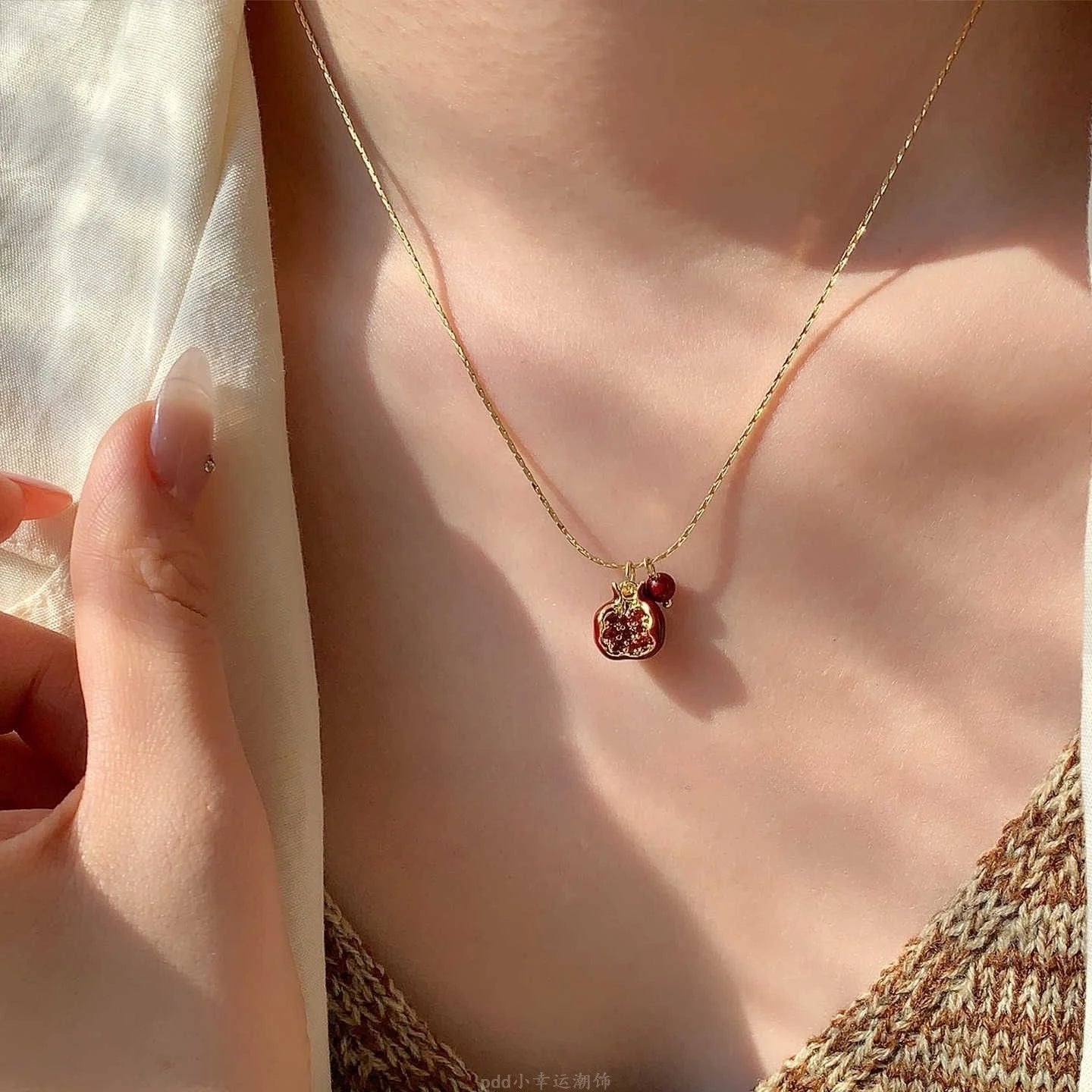 Pomelisse – Retro Pomegranate Collar Necklace