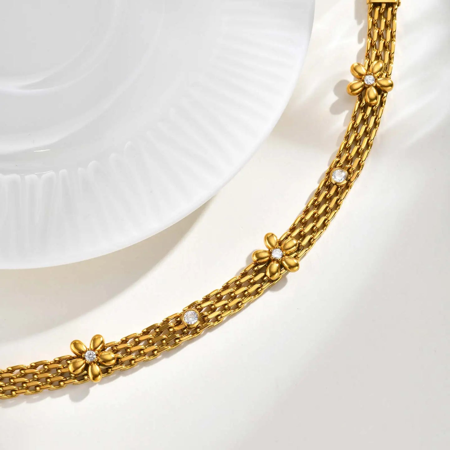 Lunaria Bloom – Gold Mesh Flower Zircon Bracelet