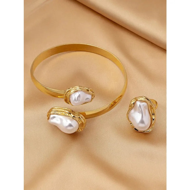 Luna Grace – Pearl Ring & Bracelet Set