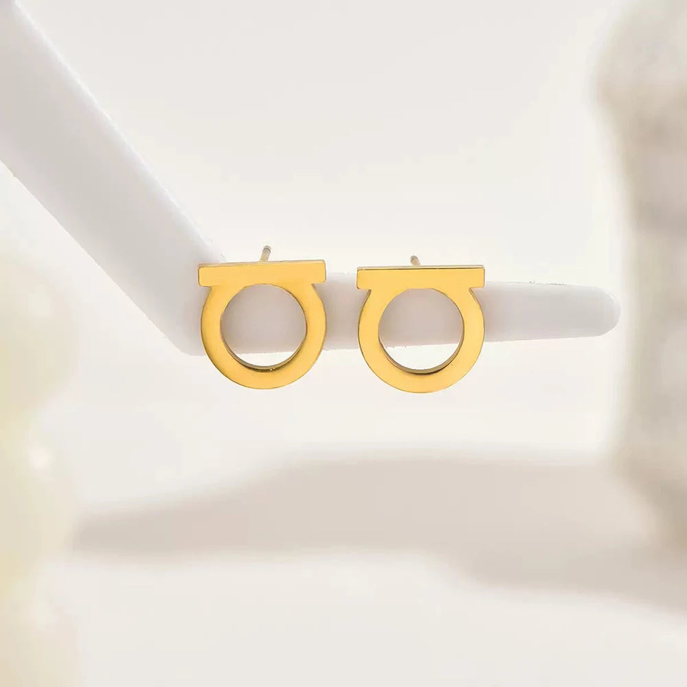 Selara Luster – Elegant D Initial Ear Jewelry