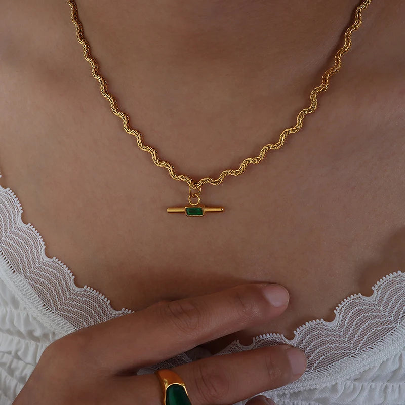 Verdessa Wave – Gold-Plated Wavy Stone Necklace