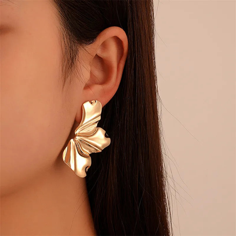 Dahlia Spark – Elegant Petal Stud Earrings