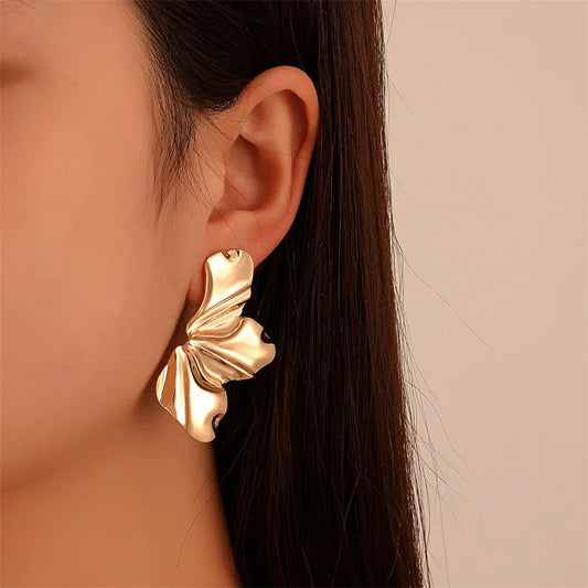 Dahlia Spark – Elegant Petal Stud Earrings