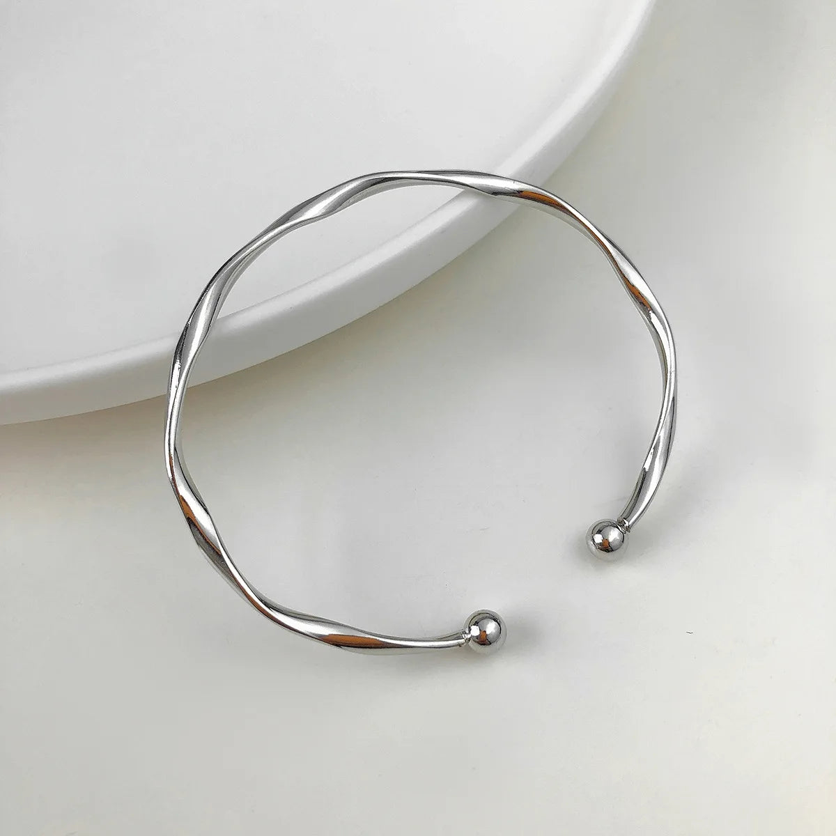 Felicity Aura – Luxury Minimalist Charm Bangle