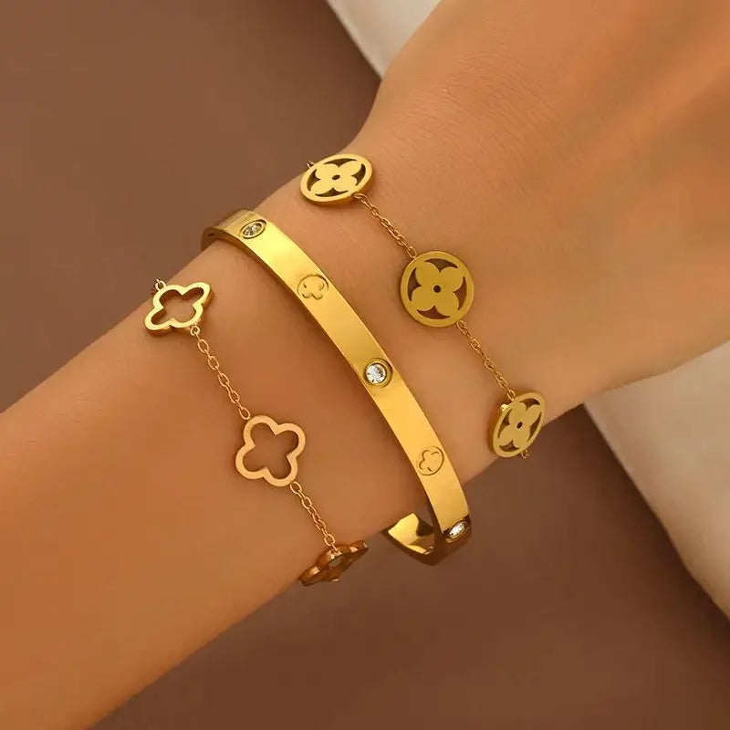 Fortuné Gleam – Vintage Clover Chain Bracelet Trio