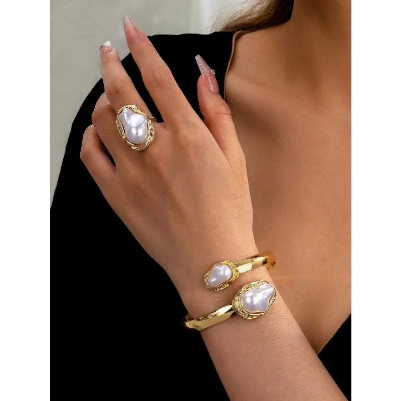 Luna Grace – Pearl Ring & Bracelet Set