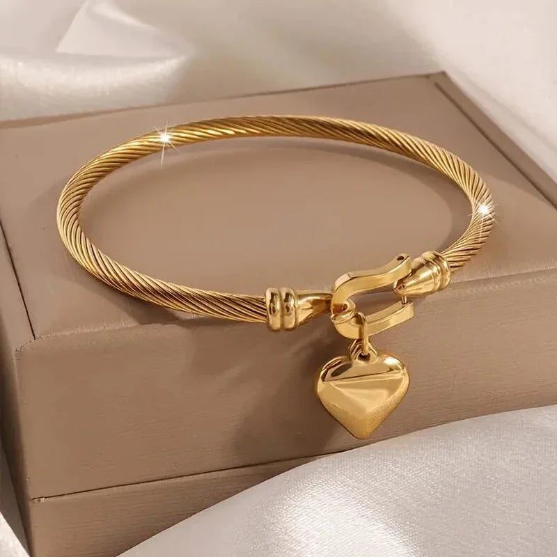 Amara Heart - Gold Plated Women’s Bracelet