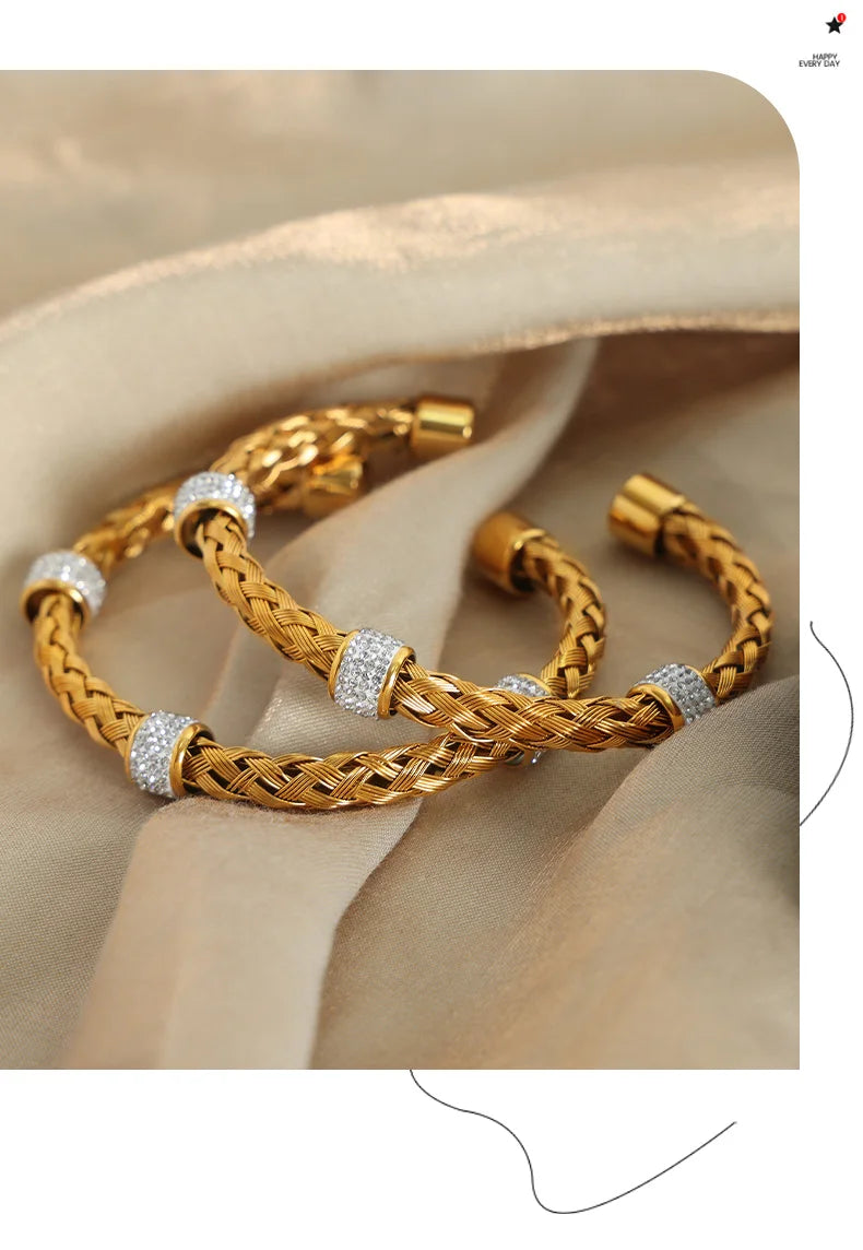 Virelia Weave – Gold-Plated Woven Cuff Bracelet