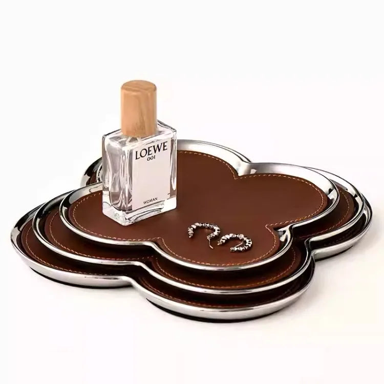 Bianca Aura – Refined Leather & Ceramic Jewelry Display Tray