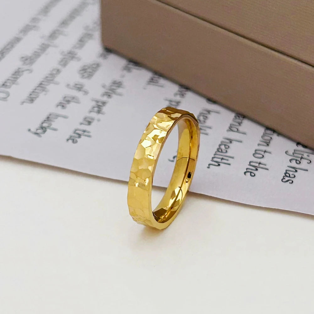 Isola Shine - Hammer Finish Gold Ring