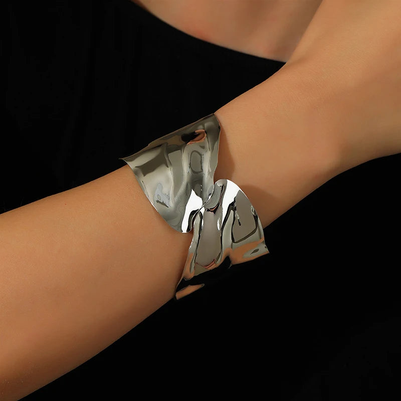 Evangeline Spark – Glossy Gold & Silver Bracelet