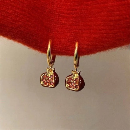 Pomelisse – Retro Pomegranate Collar Necklace