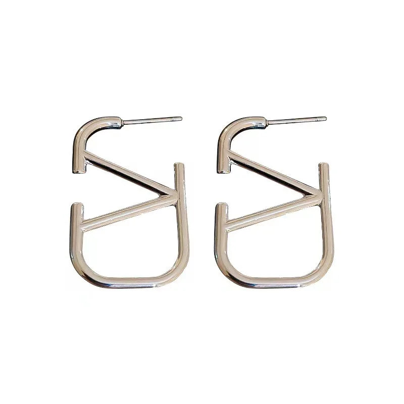Lorelei Shine – V-Shaped Light Luxury Earrings