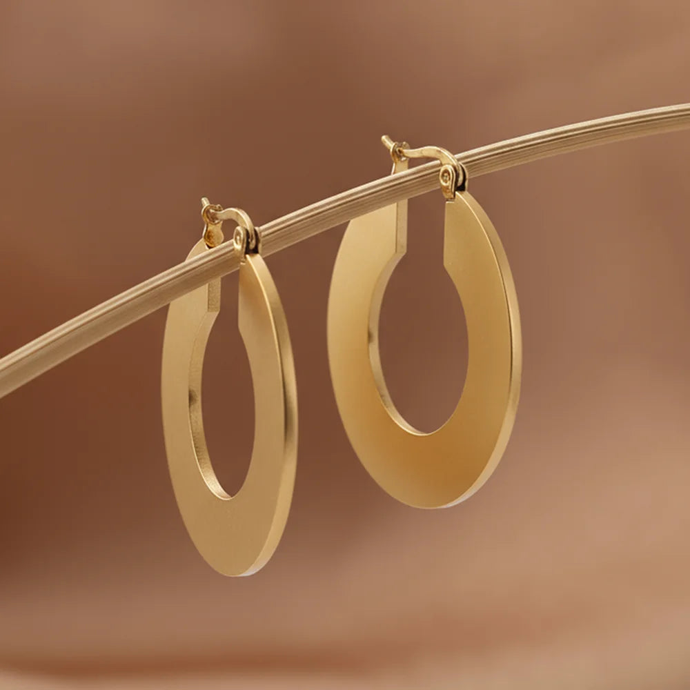 Cirvella – Geometric Round Minimalist Earrings