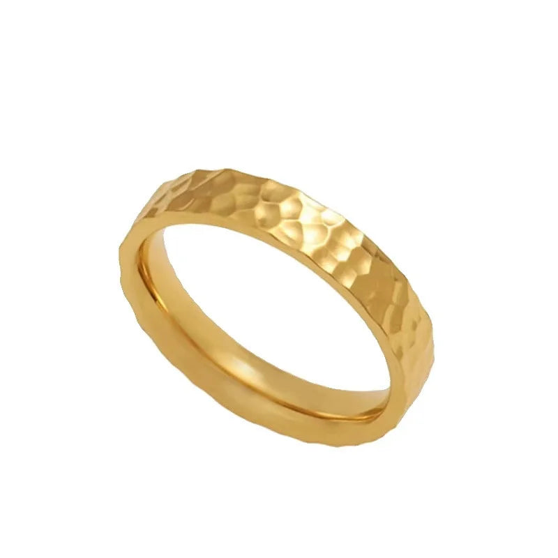 Isola Shine - Hammer Finish Gold Ring